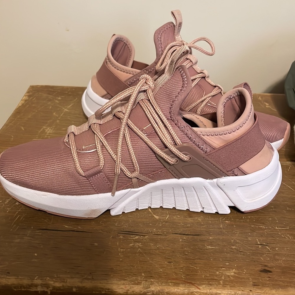 Fabletics Shoes - Picture 4 of 4